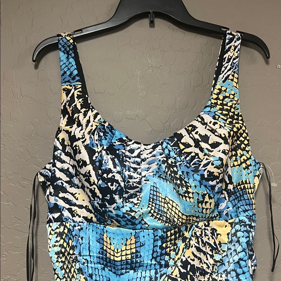 Signature by Sangria Vibrant Sleeveless Ruched Dress - Picture 5 of 11